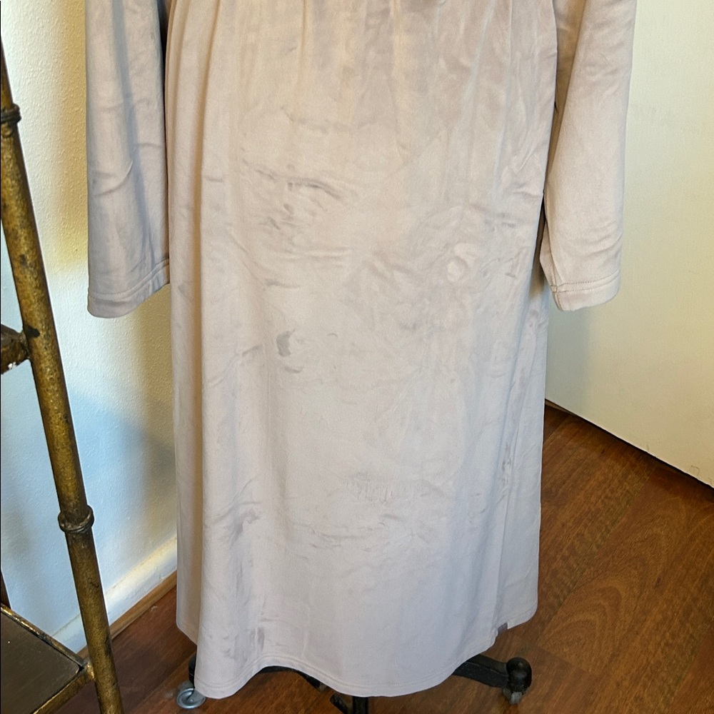 Barefoot Dreams Luxe Chic Soft Taupe Pinkish Robe with Hood - Picture 7 of 9